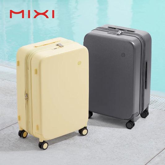 Design Puristic Expandable Travel Luggage